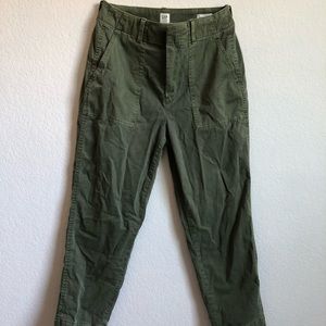 GAP High rise Girlfriend Chinos size 0